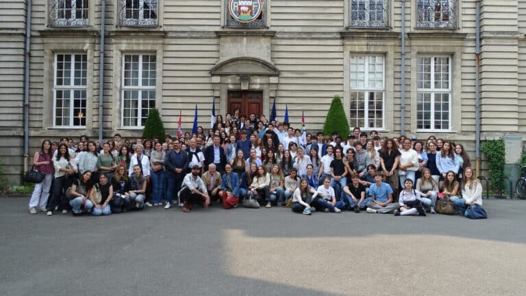 Lire la suite à propos de l’article Remise d’attestation de bénévolat du Projet d’Action Sociale