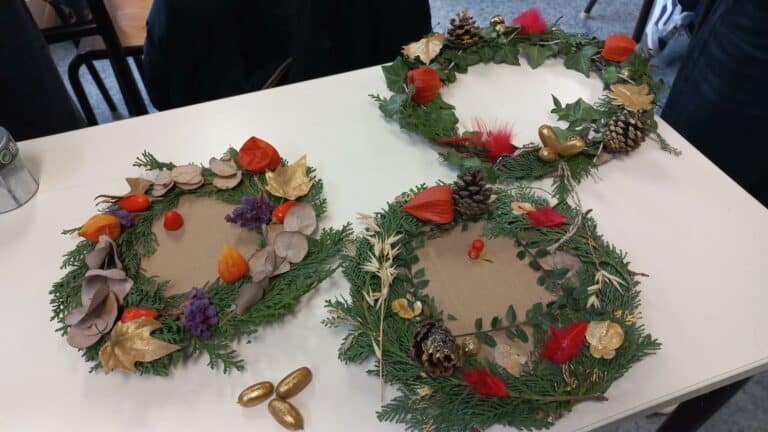 Lire la suite à propos de l’article Préparation des festivités de NOEL -atelier créatif 6è/5è