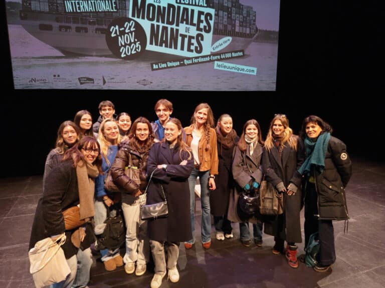 Lire la suite à propos de l’article Les terminales SES 1 et SES 2 aux Mondiales de Nantes au Lieu Unique