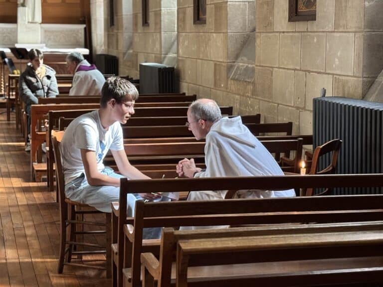 Lire la suite à propos de l’article Confessions à la chapelle